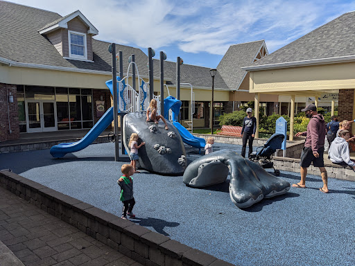 Shopping Mall «Lincoln City Outlets», reviews and photos, 1500 SE East Devils Lake Rd, Lincoln City, OR 97367, USA