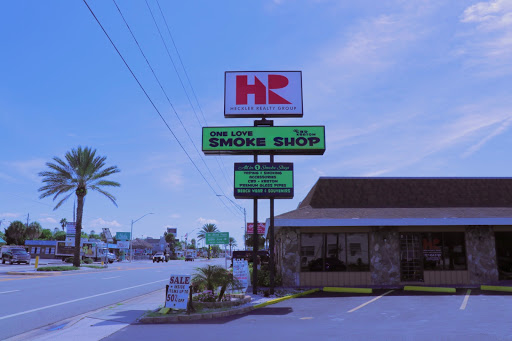 One Love Tobacco & Gifts, 7116 Gulf Blvd, St Pete Beach, FL 33706, USA, 