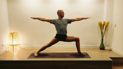 Centro de yoga, Dharma Yoga