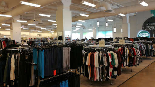 Department Store «Nordstrom Rack Lincoln Park», reviews and photos, 1551 N Sheffield Ave, Chicago, IL 60642, USA