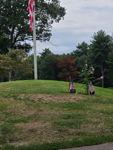 Golf Course «Pinecrest Golf Course», reviews and photos, 25 Pinehurst Dr, Richmond, RI 02812, USA