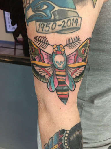 Tattoo Shop «Tsunami Tattoo», reviews and photos, 3213 S 38th St B, Tacoma, WA 98409, USA