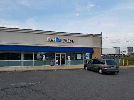Print Shop «FedEx Office Print & Ship Center», reviews and photos, 1 Quality Way, Iselin, NJ 08830, USA