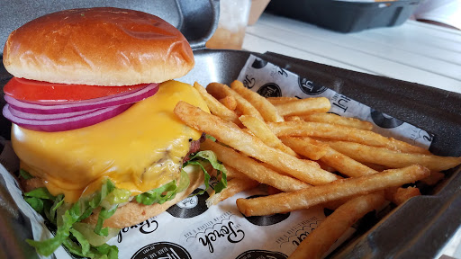 Bar & Grill «Tiki Hut», reviews and photos, 1 S Forest Beach Dr, Hilton Head Island, SC 29928, USA