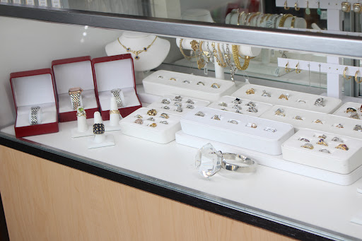 Pawn Shop «Arlington Jewelry & Loan», reviews and photos, 901 W Rand Rd, Arlington Heights, IL 60004, USA