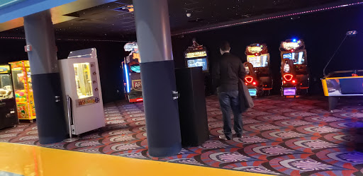 Movie Theater «Rave Cinemas», reviews and photos, 864 Riverdale St, West Springfield, MA 01089, USA