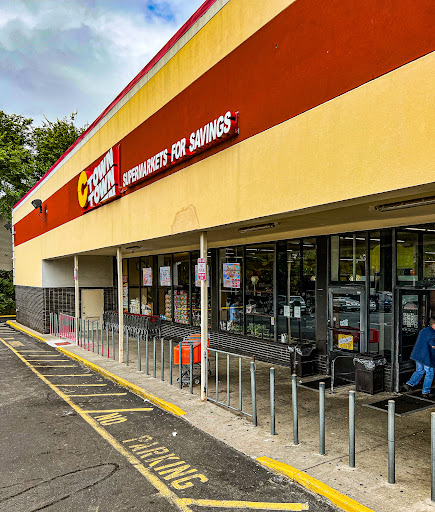 C-Town Supermarkets, 360 Boston Post Rd, Stratford, CT 06460, USA, 