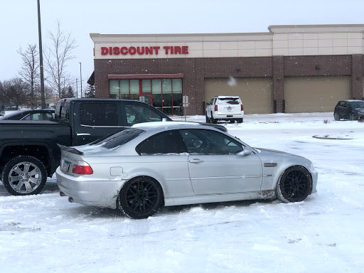 Tire Shop «Discount Tire Store - Maple Grove, MN», reviews and photos, 16485 County Rd 30, Maple Grove, MN 55311, USA