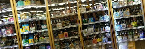 Liquor Store «Arcadia Foremost Liquors», reviews and photos, 3301 W North Ave, Chicago, IL 60647, USA