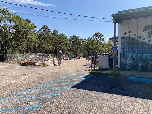 Thrift Store «Helping Hand Missions Thrift Store», reviews and photos, 5307 Gulf Breeze Pkwy, Gulf Breeze, FL 32563, USA