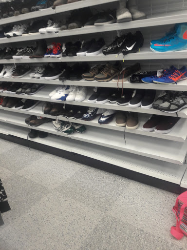 Clothing Store «Ross Dress for Less», reviews and photos, 10700 MacArthur Blvd, Oakland, CA 94605, USA