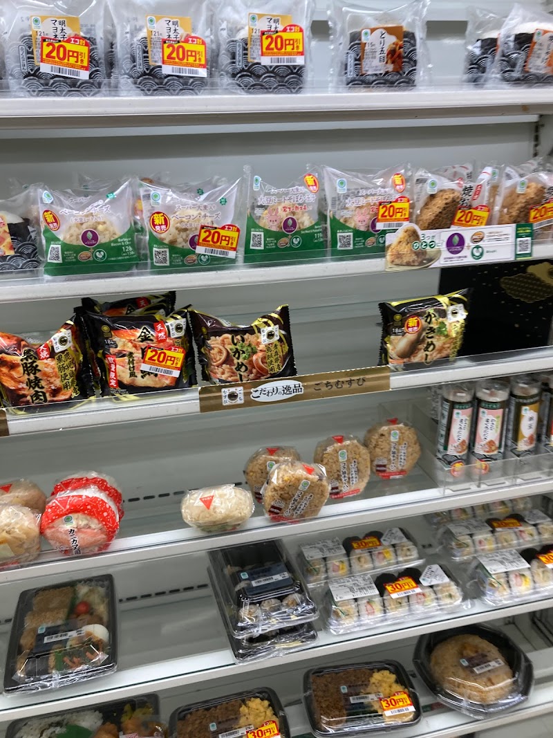 ファミリーマート Ｋ２新宿駅西店