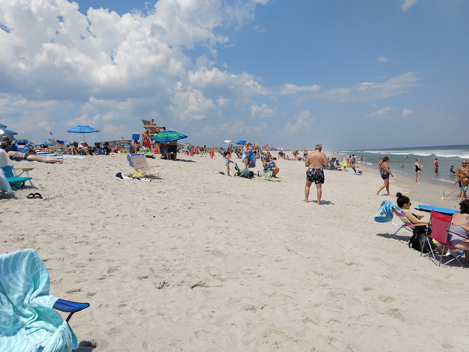 Foto von Brick Beach II mit heller sand Oberfläche