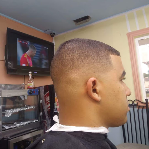 Barber Shop «Yankee Barber Shop and Salon», reviews and photos, 227 S Hamilton Rd, Columbus, OH 43219, USA