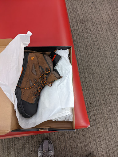 Shoe Store «Famous Footwear», reviews and photos, 1809 S Stapley Dr, Mesa, AZ 85204, USA