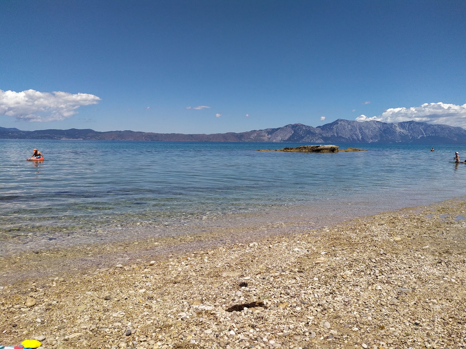Vlychada beach'in fotoğrafı doğal alan içinde bulunmaktadır
