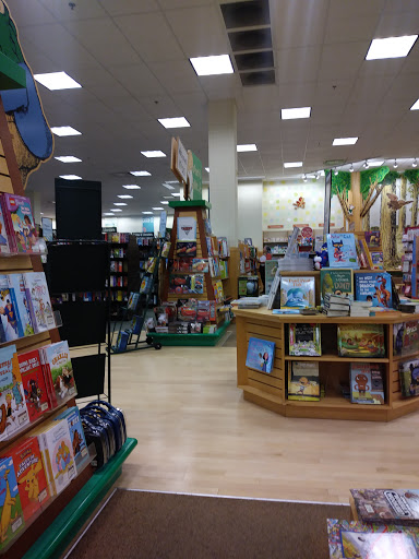 Book Store «Barnes & Noble», reviews and photos, 6825 Camino Arroyo, Gilroy, CA 95020, USA