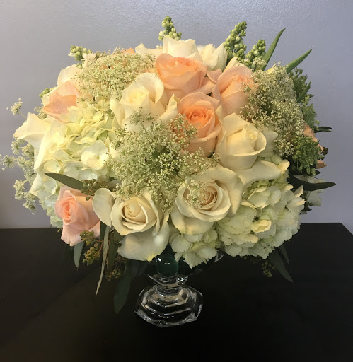 Florist «Fleur De Lis Florists», reviews and photos, 6588 Quinton Ln, Tujunga, CA 91042, USA