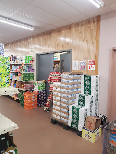 Beer Store «Family Beer & Liquor Store», reviews and photos, 20200 US Rte 20 Frontage Rd, East Dubuque, IL 61025, USA