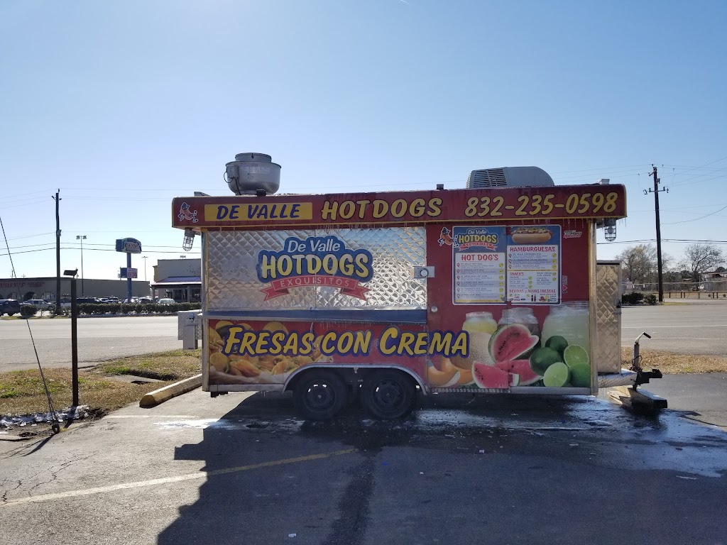 De Valle hot dogs 77015
