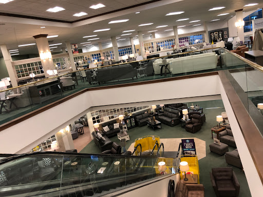 Furniture Store «Raymour & Flanigan Furniture and Mattress Store», reviews and photos, 641 Connecticut Ave, Norwalk, CT 06854, USA