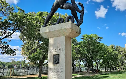 Raoul Wallenberg Statue image