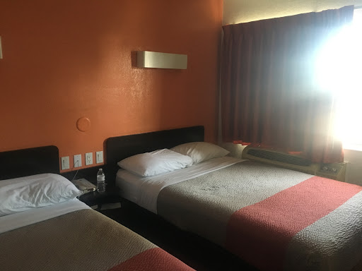 Motel 6 Santa Barbara, CA - Beach image