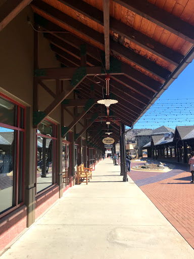 Sportswear Store «Columbia Sportswear Outlet Store at Outlets at Castle Rock», reviews and photos, 5050 Factory Shops Blvd #190, Castle Rock, CO 80108, USA