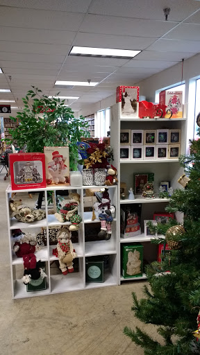 Non-Profit Organization «St. Vincent de Paul - Chad Main Office and Thrift Store», reviews and photos, 2890 Chad Dr, Eugene, OR 97408, USA