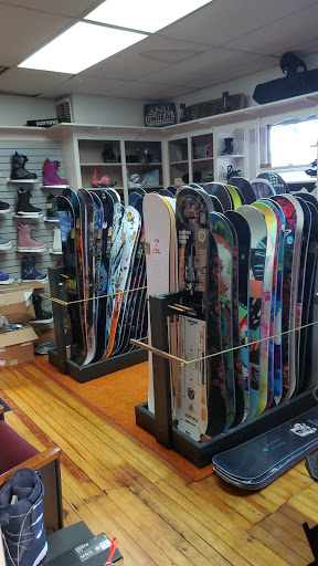 Snowboard Shop «Outfitters Ski Shop / OutBack Board Store», reviews and photos, 2221 Marietta Ave, Lancaster, PA 17603, USA