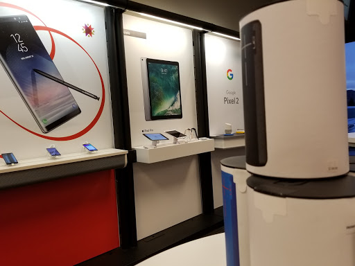 Cell Phone Store «Verizon», reviews and photos, 1555 Simi Town Center Way #585, Simi Valley, CA 93065, USA