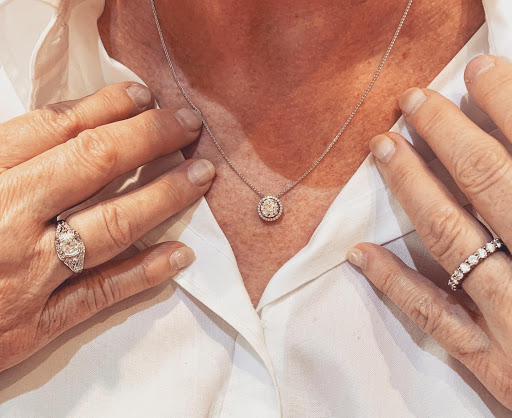 Jewelry Store «LaRog Brothers Jewelers», reviews and photos, 9225 SW Hall Blvd, Tigard, OR 97223, USA