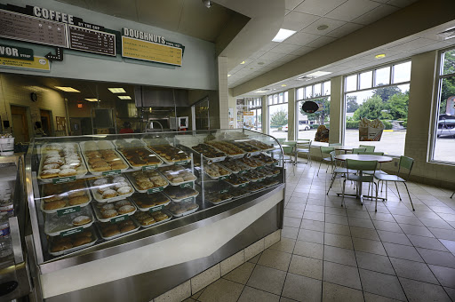 Krispy Kreme Doughnuts, 1911 4 Seasons Blvd, Hendersonville, NC 28792, USA, 