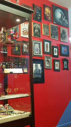 Tattoo Shop «Studio 28 Tattoos and Body Piercing», reviews and photos, 108 W 28th St, New York, NY 10001, USA