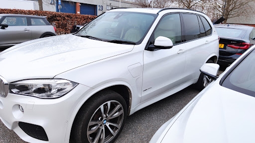 Berry Chiswick BMW & MINI Service Centre