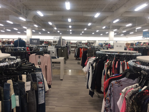 Department Store «Nordstrom Rack Shelbyville Road Plaza», reviews and photos, 4600 Shelbyville Rd, Louisville, KY 40207, USA