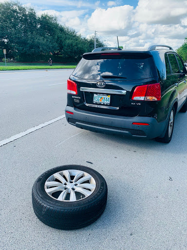 Tire Shop «Tires Plus», reviews and photos, 15907 Pines Blvd, Pembroke Pines, FL 33027, USA