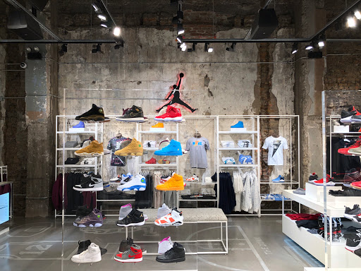 Shoe Store «Footaction», reviews and photos, 32 S State St, Chicago, IL 60603, USA