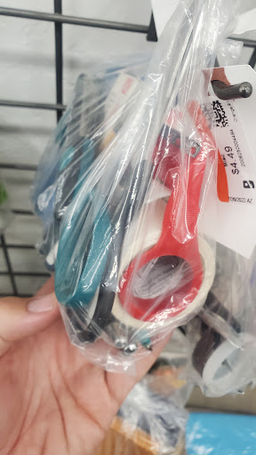 Thrift Store «40th St & Thunderbird Goodwill Retail Store & Donation Center», reviews and photos