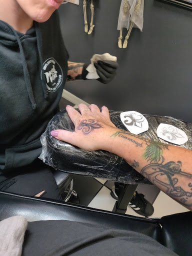 Tattoo Shop «Angry Elephant Tattoos», reviews and photos, 102 Pierce Christie Dr, Valrico, FL 33594, USA