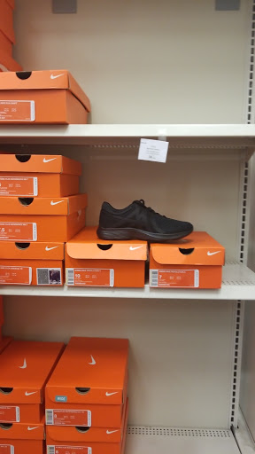 Shoe Store «Shoe Carnival», reviews and photos, 4125 Phoenix Ave, Fort Smith, AR 72903, USA