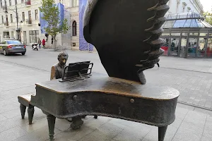 Rubinstein Piano image