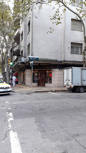 1400,, Yaguarón 1352, Montevideo, Uruguay