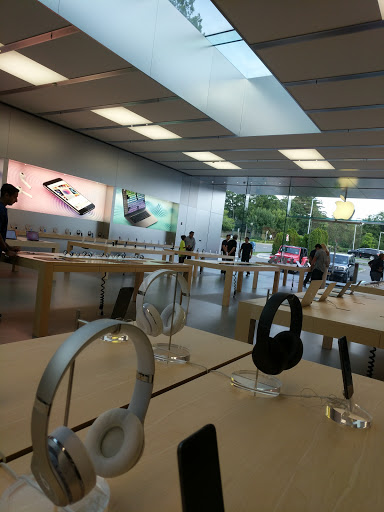 Computer Store «Apple Manhasset», reviews and photos, 1900 Northern Blvd, Manhasset, NY 11030, USA