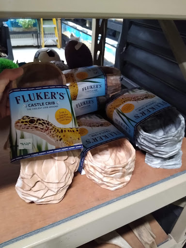 Pet Store «Gills And Thrills Pet Shop», reviews and photos, 204 E 8th St, Lockport, IL 60441, USA