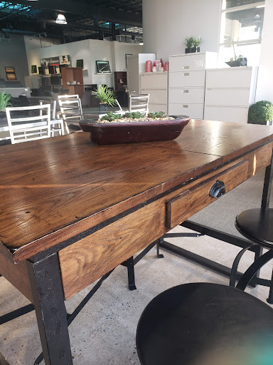 Furniture Rental Service «CORT Furniture Rental and Clearance center», reviews and photos, 1207 N Boulevard, Richmond, VA 23230, USA