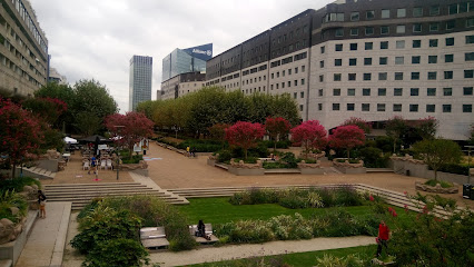 Photo du Banque Caisse d'Epargne La Defense à Courbevoie