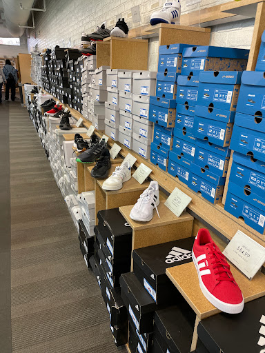 Shoe Store «DSW Designer Shoe Warehouse», reviews and photos, 60 NJ-17, Paramus, NJ 07652, USA