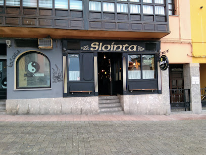 Slointa Tavern - C. Marqués de Canillejas, 14, 33500 Llanes, Asturias, Spain