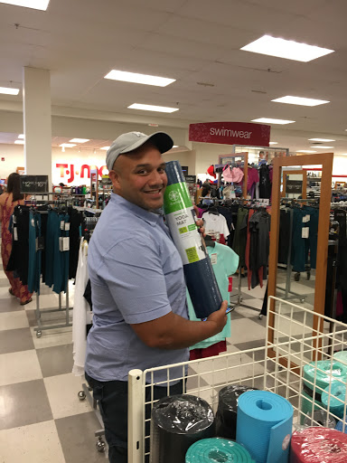 Department Store «T.J. Maxx», reviews and photos, 700 Broadway, Westwood, NJ 07675, USA